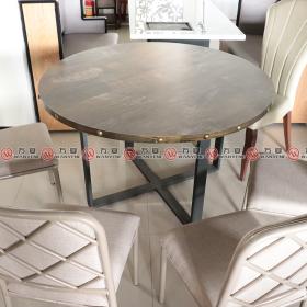 简约圆桌 工业风主题餐桌 圆形铜钉围边工字脚餐桌