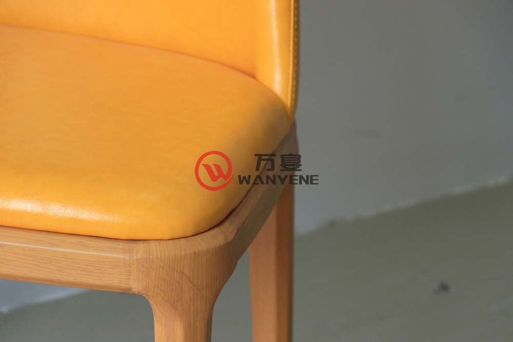 木纹五金餐椅-座包细节
